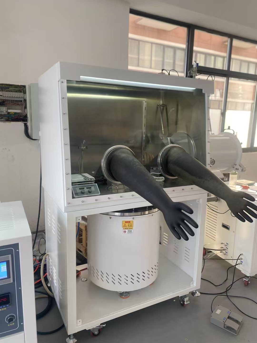 定制氩气环境 1700度高温手套箱